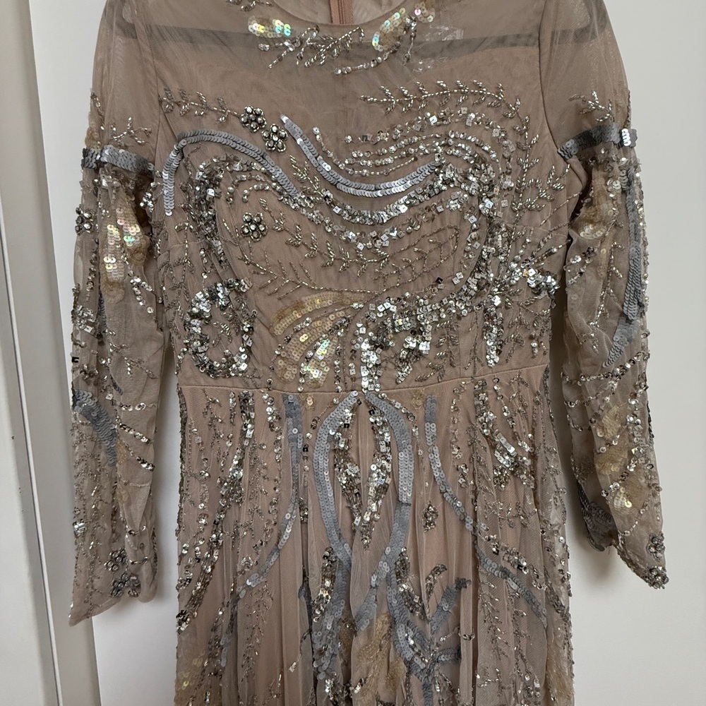 NWT | Mac Duggal 5217 Nude Elegant Sequin Embellished Cream Gown Size 4 - Picture 5 of 12